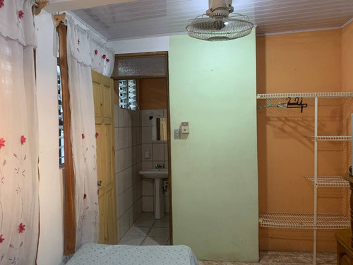 Cabina Pequeña En El Invu De Barranca - Excelente Seguridad.