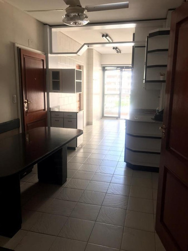 Excelente Piso - 5 Amb. Dep. 4 Baños 2 Balcones 2 Cocheras Baulera. - Belgrano.