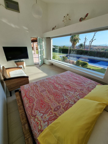 Hermosa Casa En Venta En Colinas De Santa Fe, Morelos
