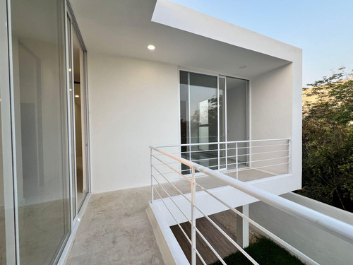 Casa En Venta Merida, Komchen En Privada, Entrega Inmediata.