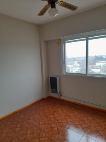 Departamento En Venta - 2 Dormitorios 1 Baño - 53 Mts2 - Crucesita