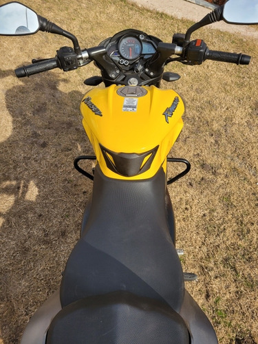 Imagen 2 de 5 de Bajaj Rouser Ns 200