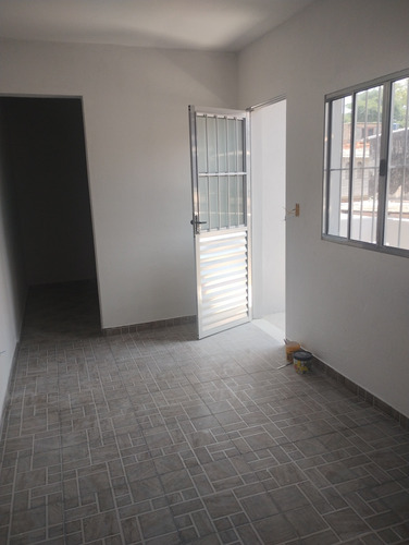 Casa Com 07 Cômodos Toda Reformada Dividida Em 2 Casas