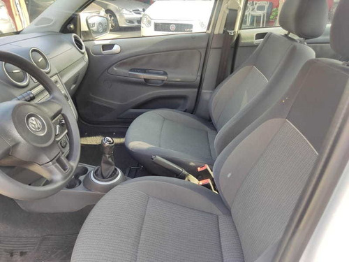 Imagem 8 de 15 de Volkswagen Voyage 1.0 2014