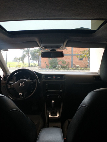 Volkswagen Jetta 2011 2.0 Comfortline Flex 4p Automática