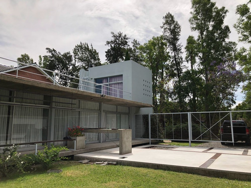 Imagen 3 de 14 de Moderna Casa En Venta En Campos De Alvarez
