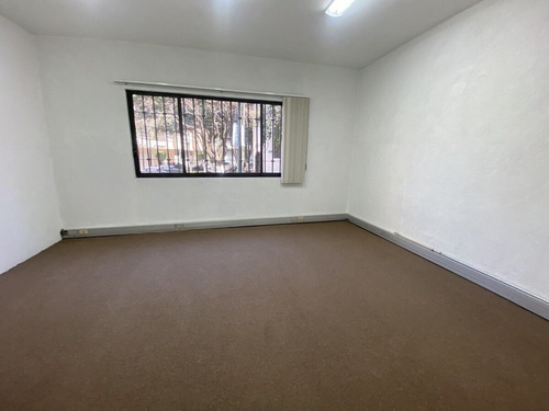 Hermosa Casa Con 3 Niveles Uso De Suelo Amplia