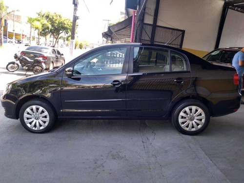 Volkswagen Polo Sedan 1.6 Vht Total Flex 4p 2012