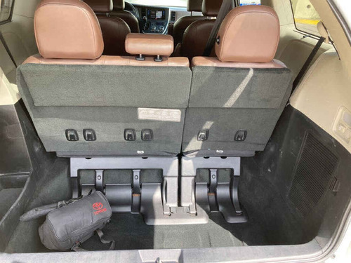 Imagen 15 de 15 de Toyota Sienna 2017 5p Limited V6/3.5 Aut