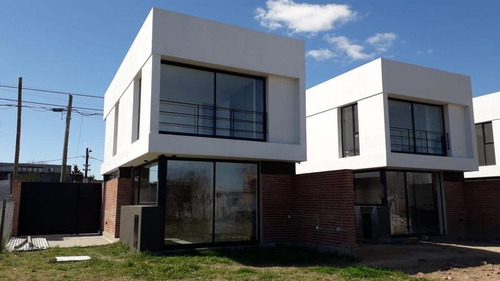 Imagen 9 de 15 de Casa - La Plata