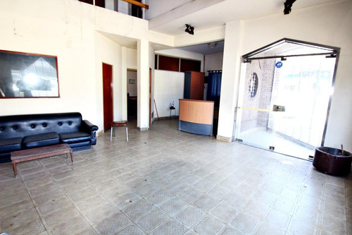 Imagen 2 de 12 de Excelente Local En Excelente Esquina Comercial De San Fernando Sobre Lote De 219m2. Ideal Inversor.