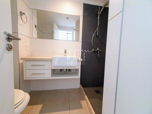 Imagen 14 de 30 de Venta De Apartamento Penthouse Dúplex De 4 Dormitorios Y 6 Baños En Suite, Frente Al Mar En Punta Del Este.