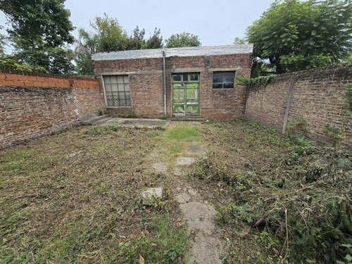 Venta Gran Lote De 10 X 37,45 Con Casa A Reciclar Y Galpón