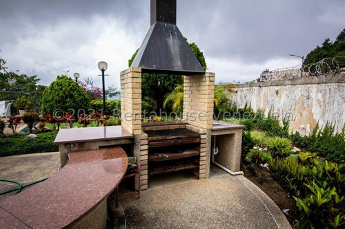 Bellos Jardines Y Areas Sociales Casa En Venta En La Lagunita Country Club Yf