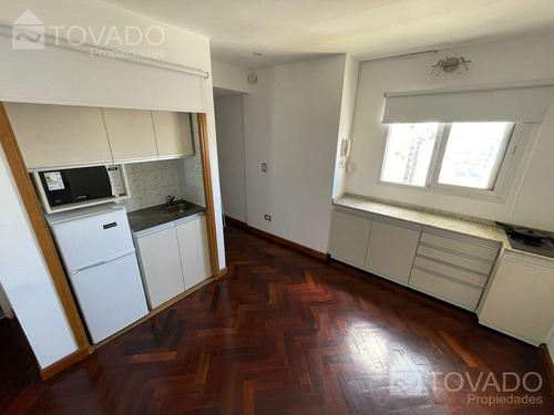 Divino 2 Ambientes Con Balcon En Piso Alto En Recoleta!