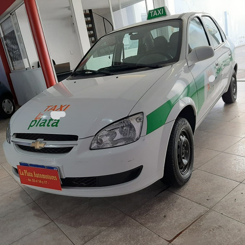 Imagen 20 de 24 de Taxi Chevrolet Classic 4 P Ls C/gnc Y Habilitacion - 2016