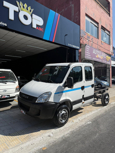 Iveco Daily Chasis 3.0 35S14 3450 Cab. Dupla 4P
