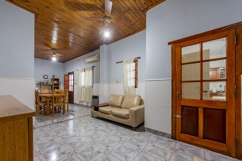 Imagen 8 de 20 de Venta/permuta Dpto Centro Ph De 2 Dormitorios Con Patio Y Terraza. Arroyito, Rosario.