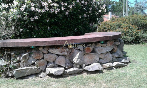 Muy Buena Casa, En Zona Residencial- Ref: 2724