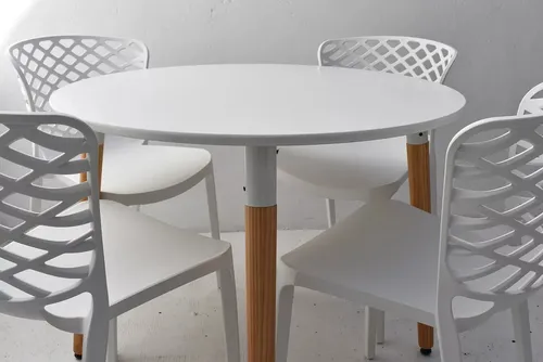 Combo Comedor Eames Mesa Y 4 Sillas Calegari