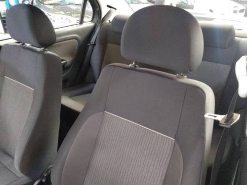 Volkswagen Voyage 1.0 Mi 8v