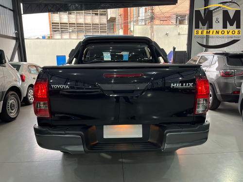 Toyota Hilux 2.8 D-4D TURBO DIESEL CD POWER PACK 4X4 MANUAL