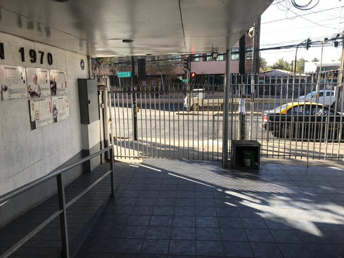 Se Vende Gran Construcción, Ideal Centro Medico, Oficinas,