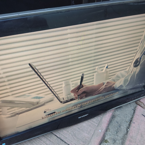 Tv Sharp Aquos Lc-32d43u Funcionando Sin Base Ni Control (Usado)