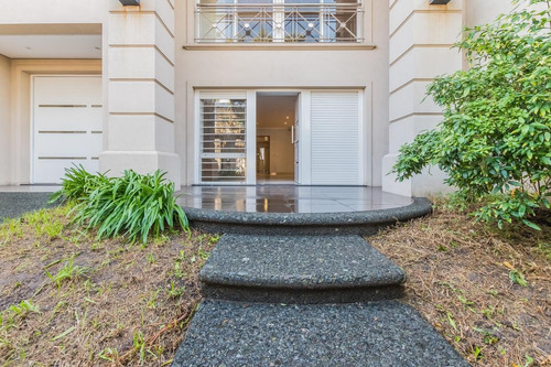 Imagen 5 de 30 de Venta De Casa De Categoría En Parque Chacabuco