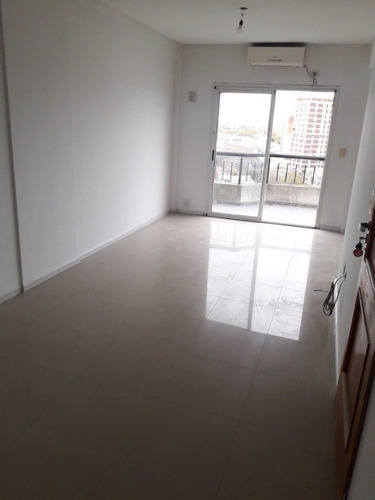 Imagen 3 de 14 de Departamento En Venta En Lanus Este