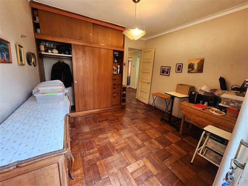 Casa En Venta De 5 Dormitorios En Ñuñoa