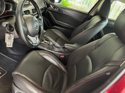 Mazda 3 2.0 Touring MT