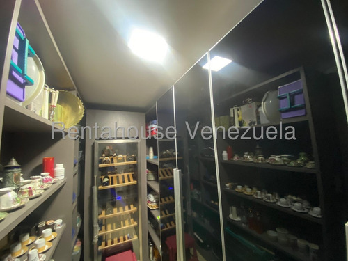 Casa De Lujo En Venta Ubicada En El Trigal Norte Fmp Moderna Recien Remodelada Con Cocina Italiana.