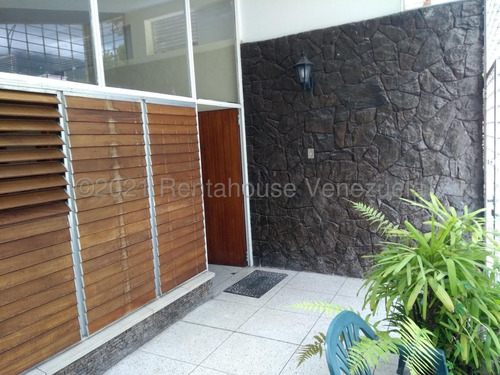 Imagen 4 de 19 de Casa En Venta En Santa Cecilia, Calle Cerrada.
