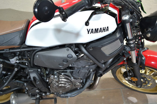 Neo-retro Yamaha Xsr 700, Atractiva Con Excelente Manejo