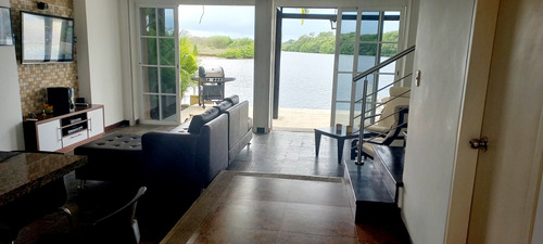 Venta Villa Puerto Maya Urbanización Pto Encantado Higuerote