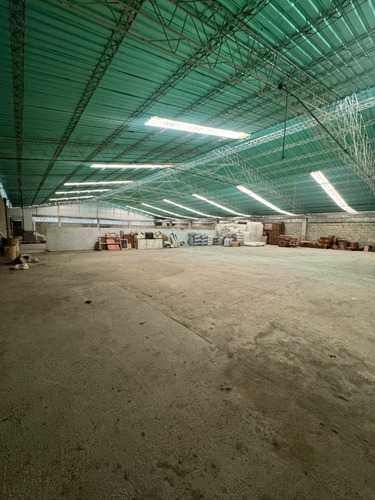 Venta De Fábrica Y Laboratorio En Guarenas