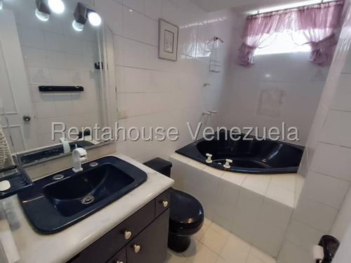 Apartamento En Venta En Urbanización El Bosque Maracay Piso Bajo Grande Cómodo Excelente Condominio Agua Seguridad Nela 25-9970