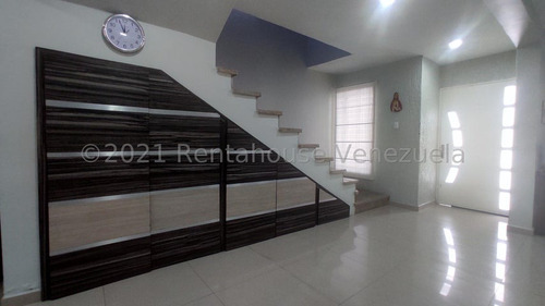 Townhouse En Venta Turmero Urb. Villa Paraiso Ec23-3845