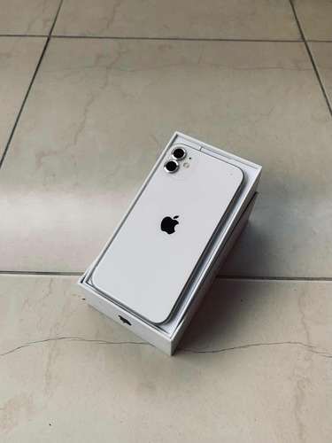 iPhone 11, Color Blanco, Totalmente Original