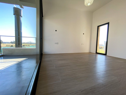 Imagen 28 de 30 de Venta Casa 6 Amb. Piscina El Cantón Barrio Golf!