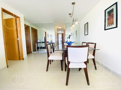 Imagen 4 de 17 de Venta De Apartamento 2 Dormitorios Con Vista Al Mar En Playa Mansa, Punta Del Este- Ref: 54462