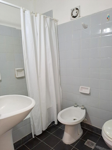 Imagen 11 de 24 de Oportunidad!! Departamento 2 Ambientes Frente A Plaza España Y Las Mejores Playas De La La Perla - Mar Del Plata