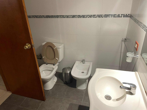Alquilo Piriapolis Linda Casa En Zona Recidensial Muy Cerca Del Mar 2 Dormitorios Amplios Cocina Completa Parrillero Aire Lugar Para El Auto Totalmente Equipada Para 6 Personas