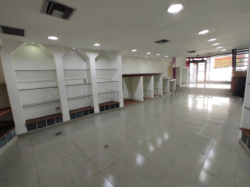 Local Comercial Ubicado Estratégicamente En La Av 19 De Abril 24-17379 Ec