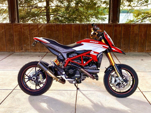 Imagen 2 de 7 de 2017 Ducati Hypermotard 939