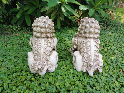 Pareja De Perros O Leones Fu De Resina De 28 Cm De Alto Crema