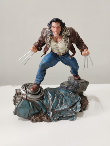 Logan 1/10 Iron Studios Caixa Arte E Parda