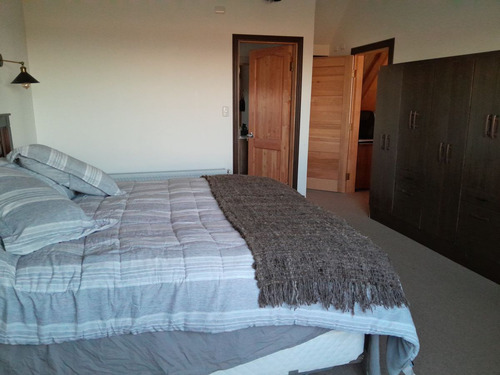 Linda Casa Ubicada En Excelente Condominio De Puer...