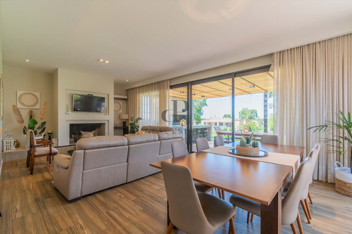 Casa En Venta En La Tahona